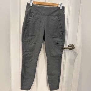 Athleta Headlands hybrid cargo leggings size 8P